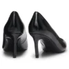 Pumps i strukturerat läder med 7 cm klack
