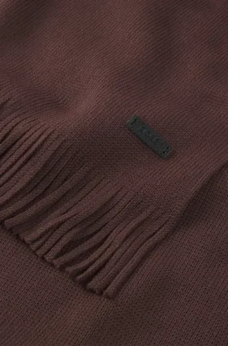 Raschelstickad halsduk i nyull