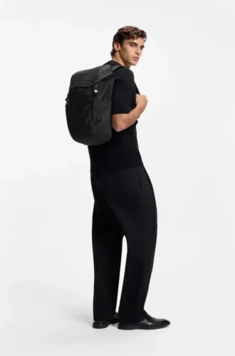 Ryggsäck i twill med staplat logo