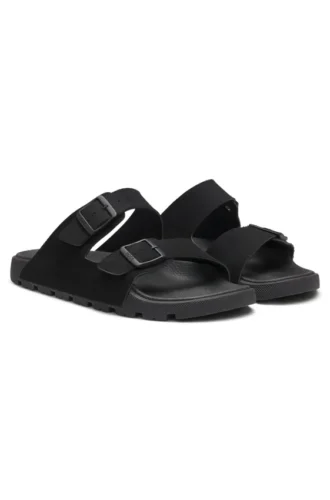 Sandaler med två remmar och spännen med varumärkeslogotyp