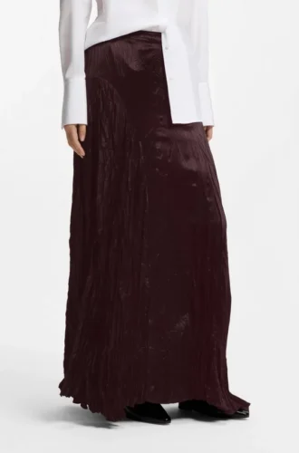 Satin kjol med skrynklig struktur och asymmetrisk fåll