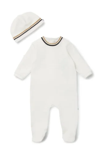 Set med pyjamas och mössa i presentförpackning för spädbarn