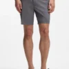 Shorts i stretchbomull med modern passform Shorts i stretchbomull med modern passform
