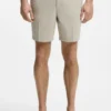 Shorts i stretchbomull med modern passform Shorts i stretchbomull med modern passform