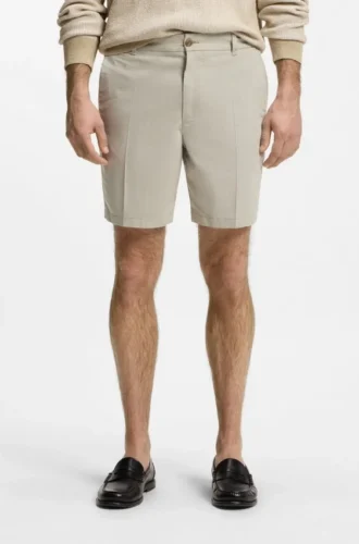 Shorts i stretchbomull med modern passform