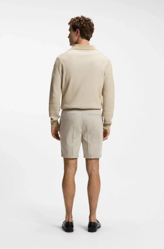 Shorts i stretchbomull med modern passform Shorts i stretchbomull med modern passform