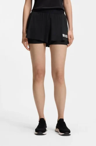 Shorts i stretchjersey med kontrasterande logotyp