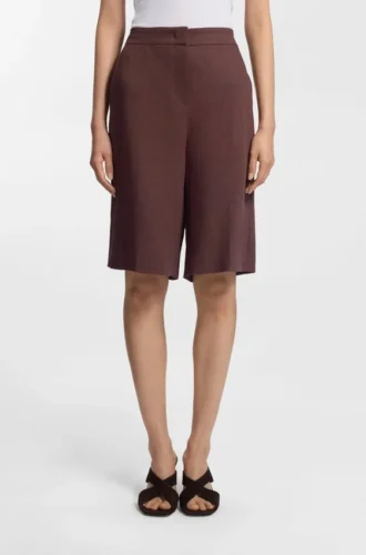 Shorts med avslappnad passform i en linneblandning