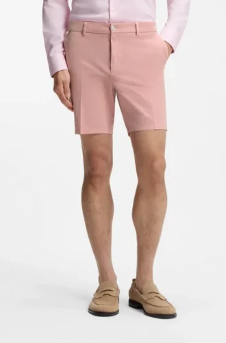 Shorts med modern passform i stretchig bomullstwill