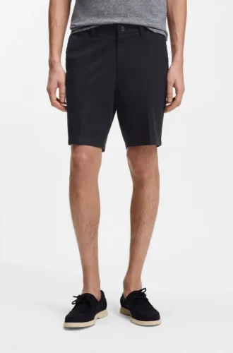 Shorts med modern passform i stretchig bomullstwill