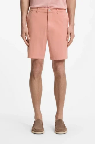 Shorts med modern passform i stretchig bomullstwill