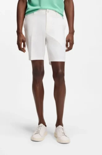 Shorts med modern passform i stretchig bomullstwill