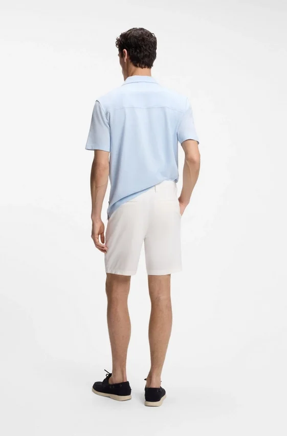 Shorts med modern passform i stretchig bomullstwill Shorts med modern passform i stretchig bomullstwill