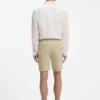Shorts med modern passform i stretchig bomullstwill Shorts med modern passform i stretchig bomullstwill