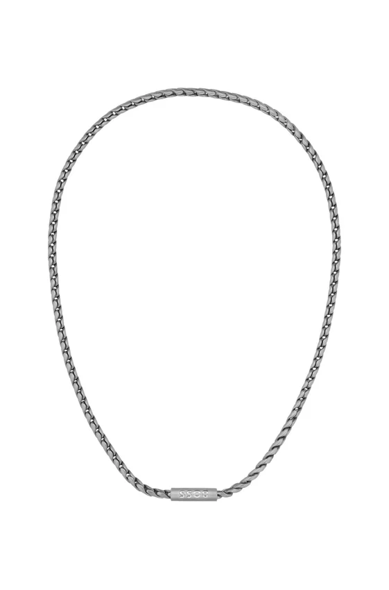 Silverfärgat halsband med flätad kedja Silverfärgat halsband med flätad kedja