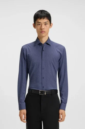 Skimrande skjorta i slim fit av stretchig funktionsjersey