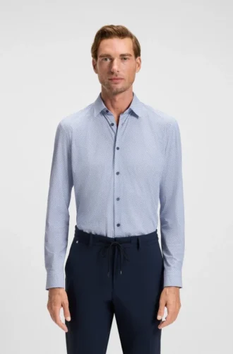 Skimrande skjorta i slim fit av stretchig funktionsjersey