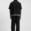 Skjorta i oversized-passform med broderat mönster