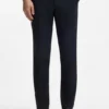 Slim fit-byxor i en stretchig bomullsblandning Slim fit-byxor i en stretchig bomullsblandning