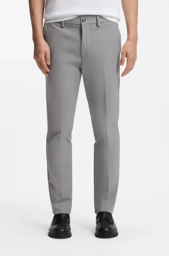 Slim fit-byxor i en stretchig bomullsblandning Slim fit-byxor i en stretchig bomullsblandning