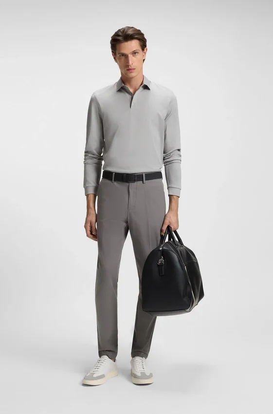 Slim fit-byxor i en stretchig bomullsblandning Slim fit-byxor i en stretchig bomullsblandning