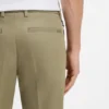 Slim fit-byxor i en stretchig bomullsblandning Slim fit-byxor i en stretchig bomullsblandning