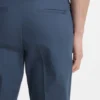 Slim fit-byxor i en stretchig bomullsblandning Slim fit-byxor i en stretchig bomullsblandning
