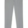 Slim fit-byxor i en stretchig bomullsblandning Slim fit-byxor i en stretchig bomullsblandning
