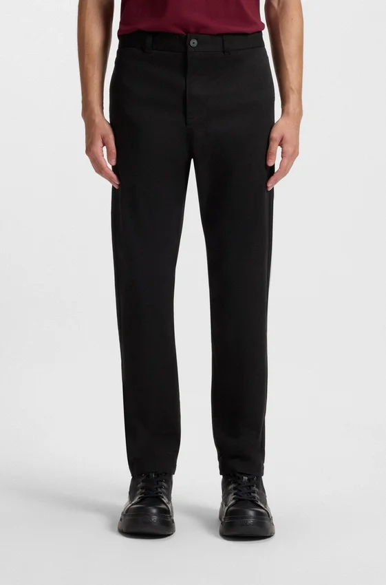 Slim fit-byxor i stretchig bomullsgabardin Slim fit-byxor i stretchig bomullsgabardin