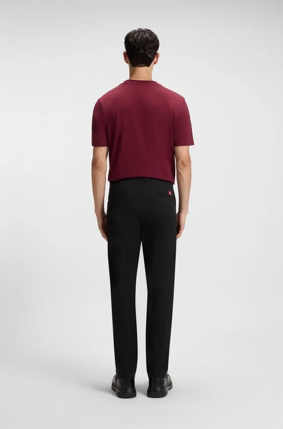 Slim fit-byxor i stretchig bomullsgabardin Slim fit-byxor i stretchig bomullsgabardin