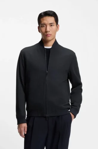 Slim fit-jacka i skrynkelfritt tyg
