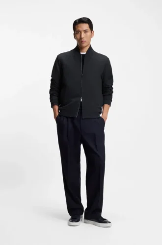 Slim fit-jacka i skrynkelfritt tyg
