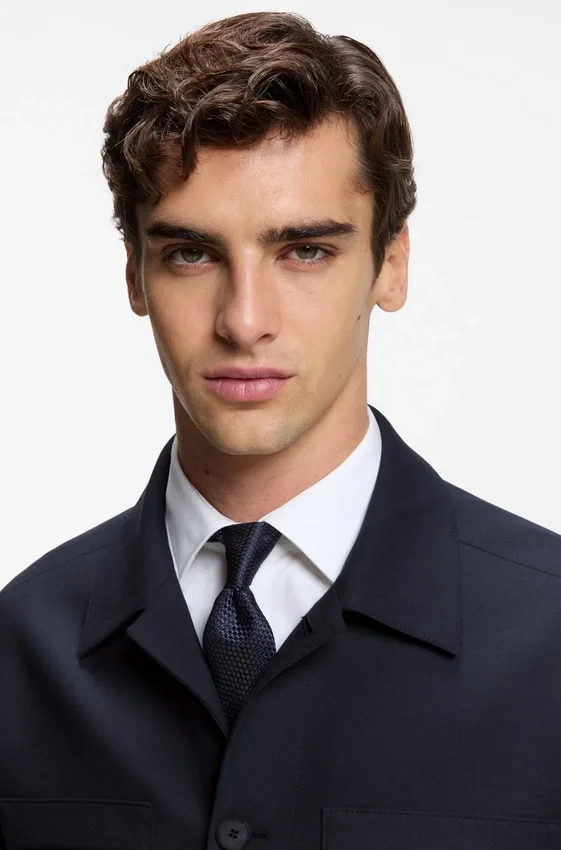 Slim fit-kavaj i skrynkelfri twill Slim fit-kavaj i skrynkelfri twill