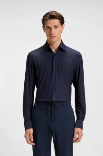 Slim fit-skjorta i borstad funktionsstretchflanell