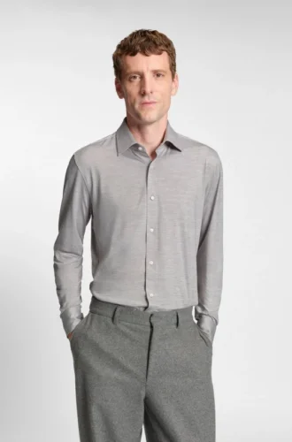 Slim fit-skjorta i borstad funktionsstretchflanell