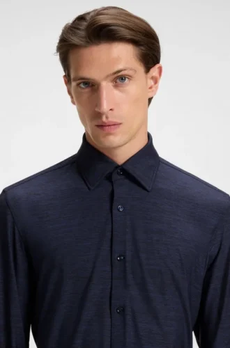 Slim fit-skjorta i borstad funktionsstretchflanell