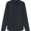 Slim fit-skjorta i italiensk funktionsstretch-seersucker Slim fit-skjorta i italiensk funktionsstretch-seersucker