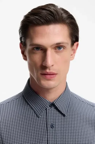 Slim fit-skjorta i italiensk funktionsstretchjersey