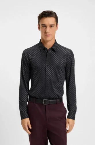 Slim fit-skjorta i italienskt tyg med funktionsstretch