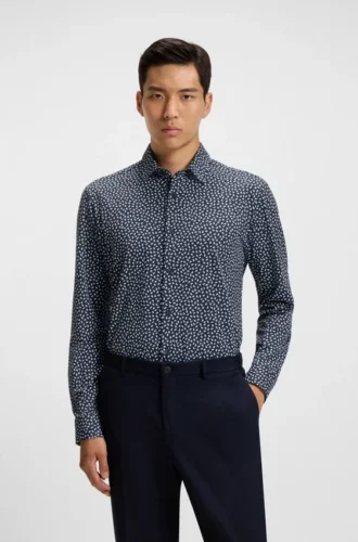 Slim fit-skjorta i italienskt tyg med funktionsstretch