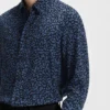 Slim fit-skjorta i poplin med abstrakt tryck Slim fit-skjorta i poplin med abstrakt tryck