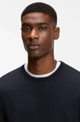 Slim fit-tröja i merinoull