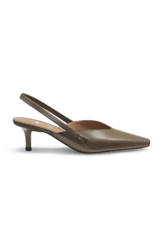 Slingback-pumps i polerat läder