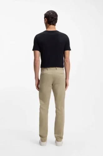Smalpassade Chinos i stretchig bomullssatin