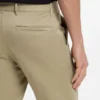 Smalpassade Chinos i stretchig bomullssatin