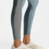 Sneakers i imitationsmocka med läder i ödlemönster