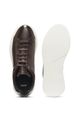 Sneakers i läder med gummisula