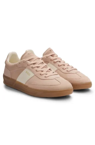 Sneakers i mocka med detaljer i slätt läder