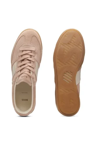 Sneakers i mocka med detaljer i slätt läder