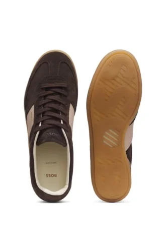 Sneakers i mocka med detaljer i slätt läder